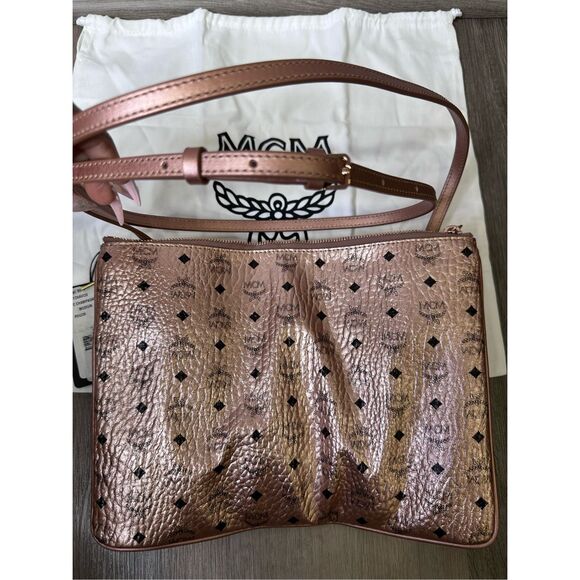 NWT MCM Monogram Printed Metallic Visetos Crossbody Pouch Champagne Medium $365 - Picture 11 of 13